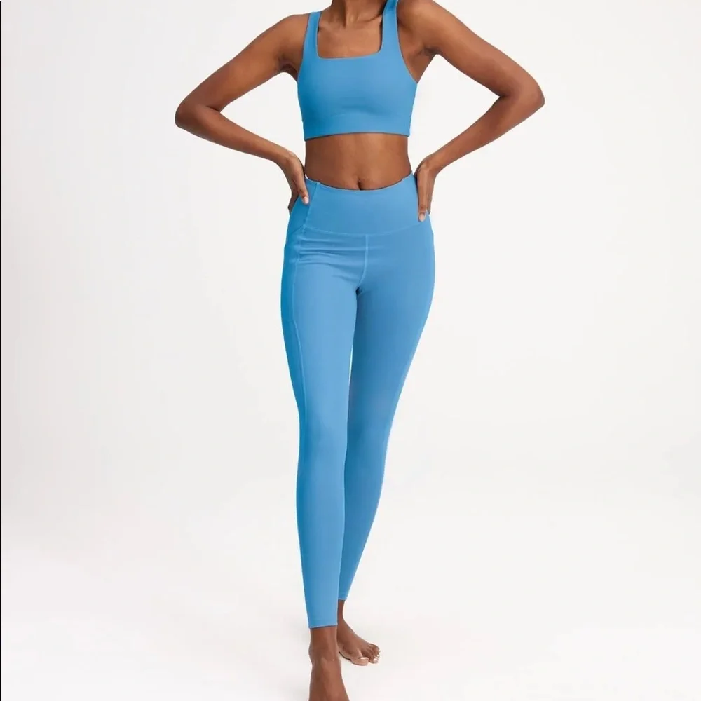 Girlfriend Collective Compressive High-Rise Legging in Haze (XS) - Picture 4 of 10